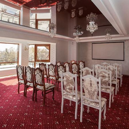 Mon Ami Hotel Ivano-Frankivsk Exteriér fotografie