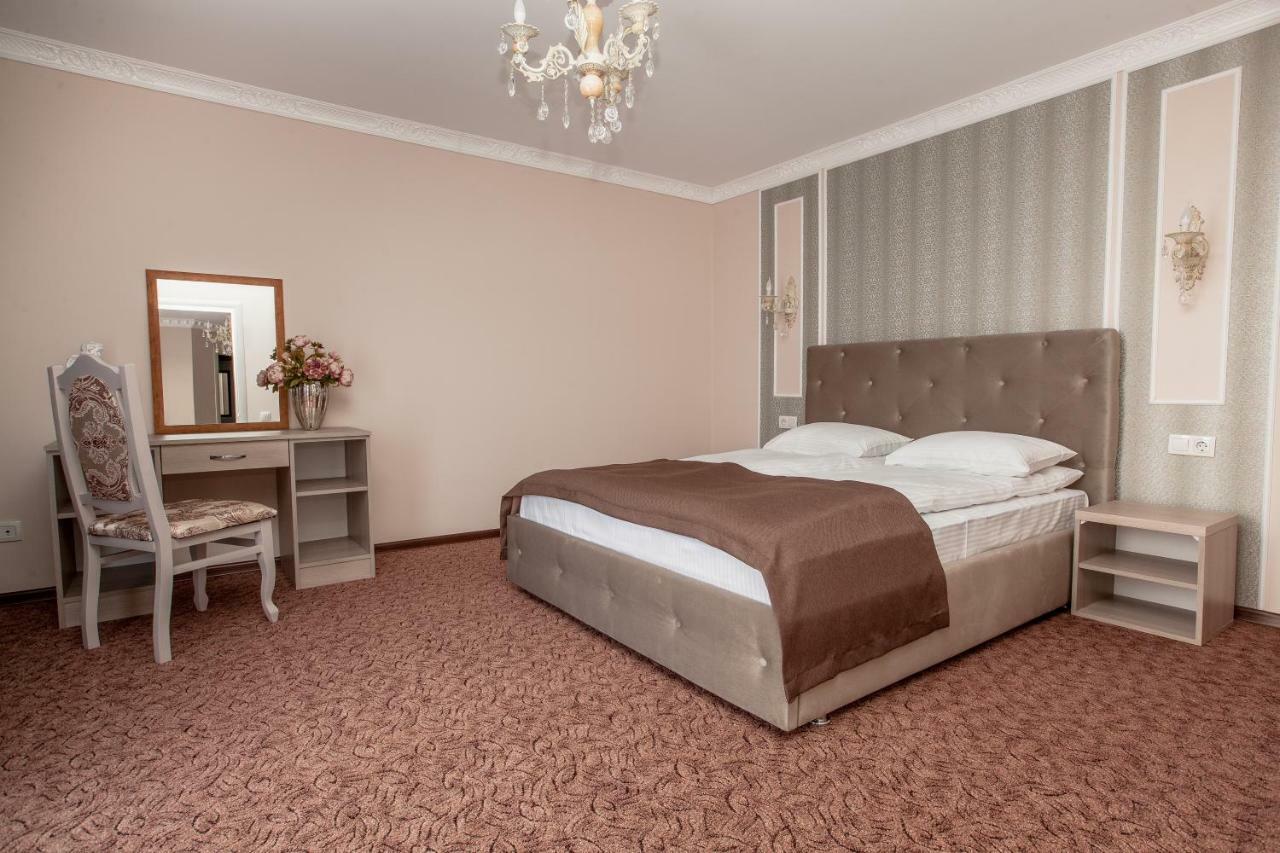 Mon Ami Hotel Ivano-Frankivsk Exteriér fotografie