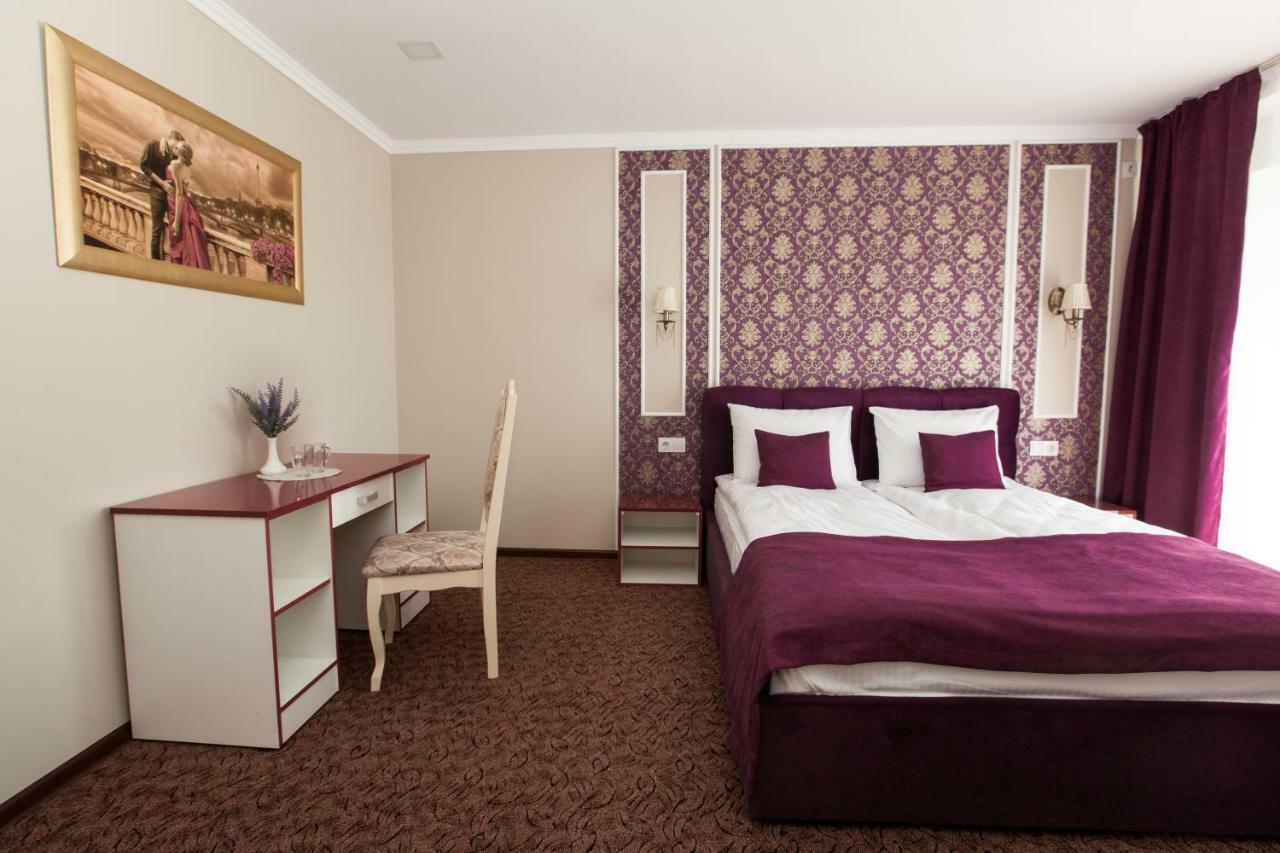 Mon Ami Hotel Ivano-Frankivsk Exteriér fotografie