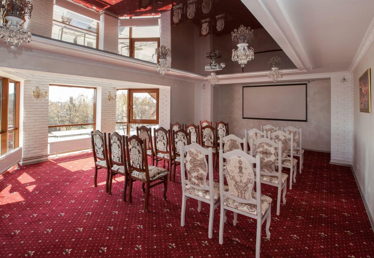 Mon Ami Hotel Ivano-Frankivsk Exteriér fotografie